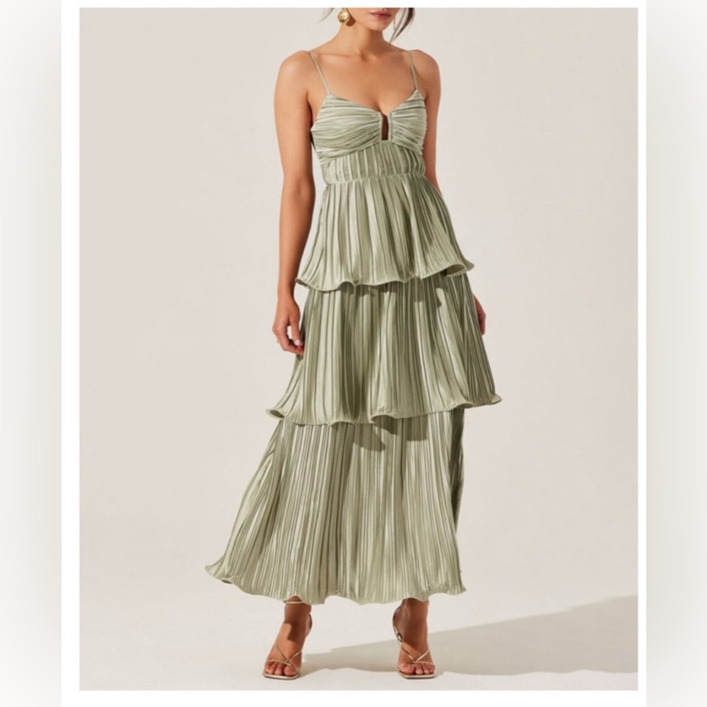 ASTR The Label Elegant Sage Green Tiered Dress